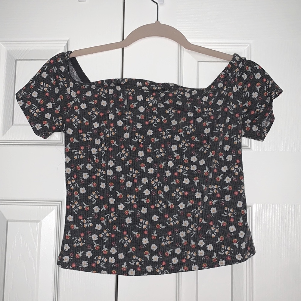 Medium Mossimo square neck crop top
